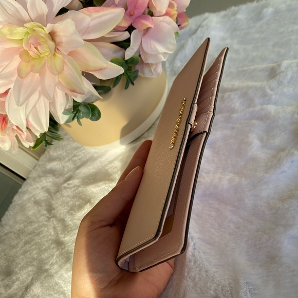 Michael Kors wallet - Picture 6 of 6